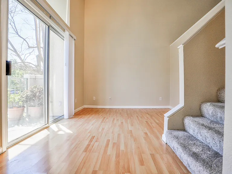 170 Paseo Ct — Photo 2