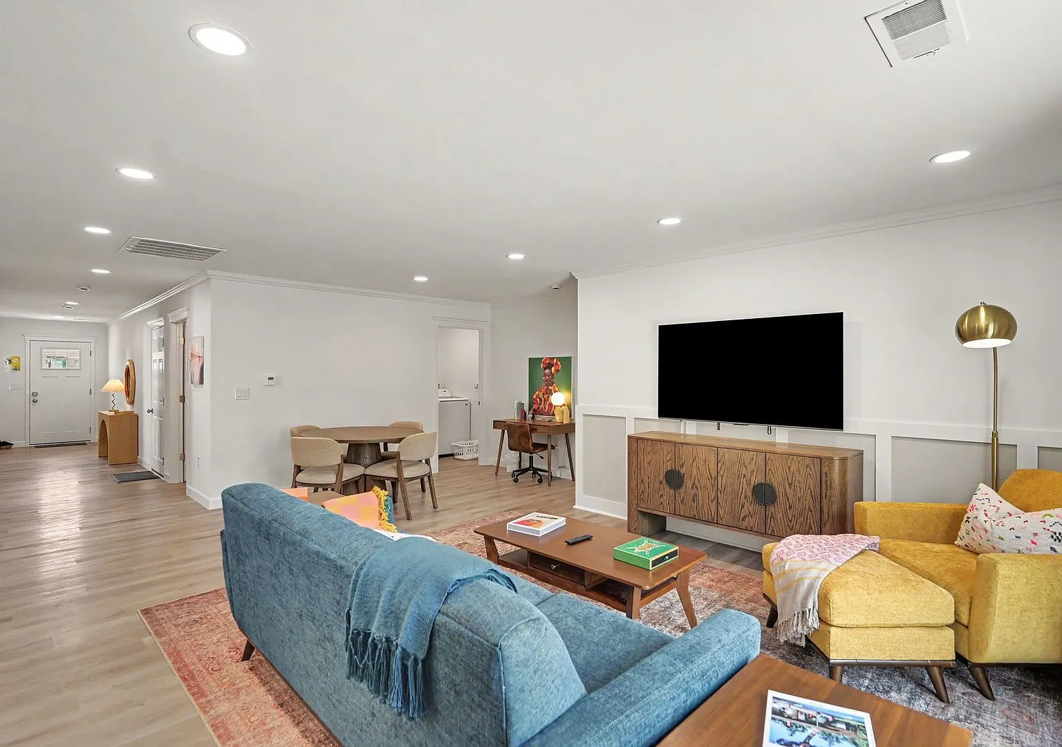Relaxing 4BR Home in Peaceful Neighborhood — Photo 2
