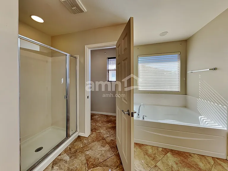 2542 W Cordia Ln — Photo 14