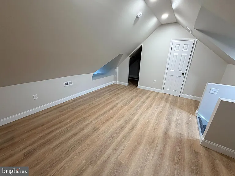 3 E Overlea Ave #3 — Photo 23