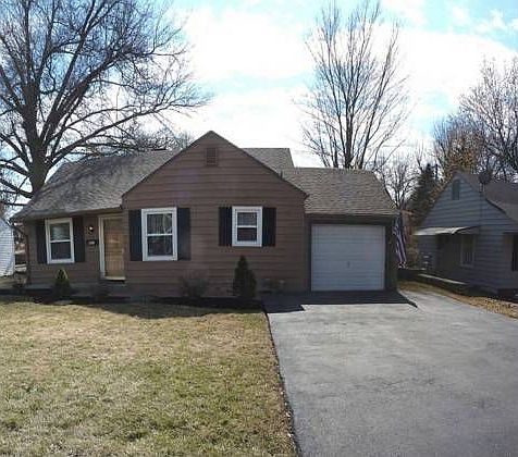 1st image of 607 W 85th St