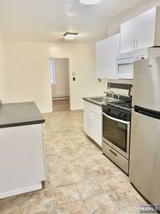 301 3rd St, Jersey City, NJ, 07302
