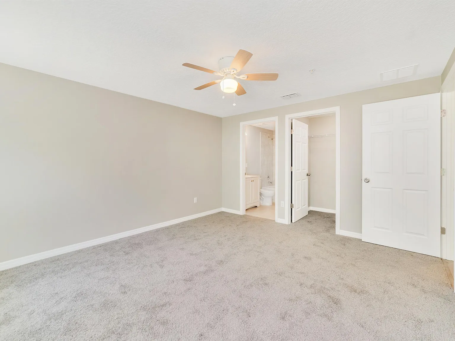255 Taylor Lane - 202 — Photo 3