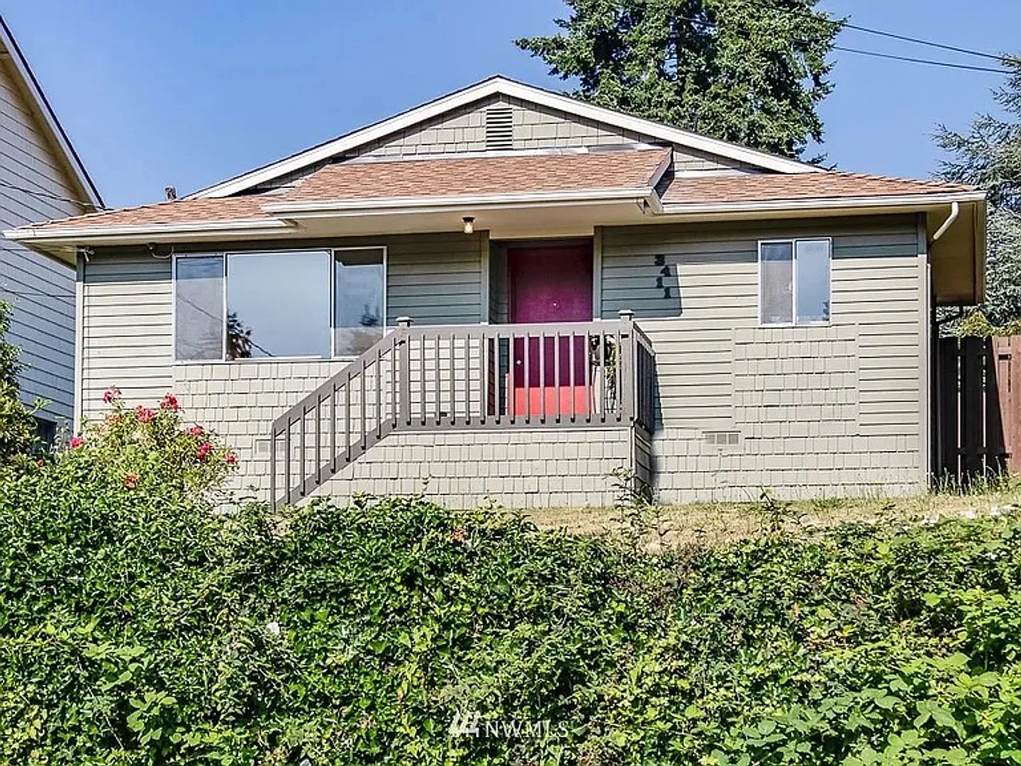 Single Family house for rent — Photo 1
