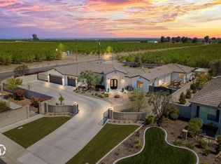 4120 Woodcastle Way, Bakersfield, CA