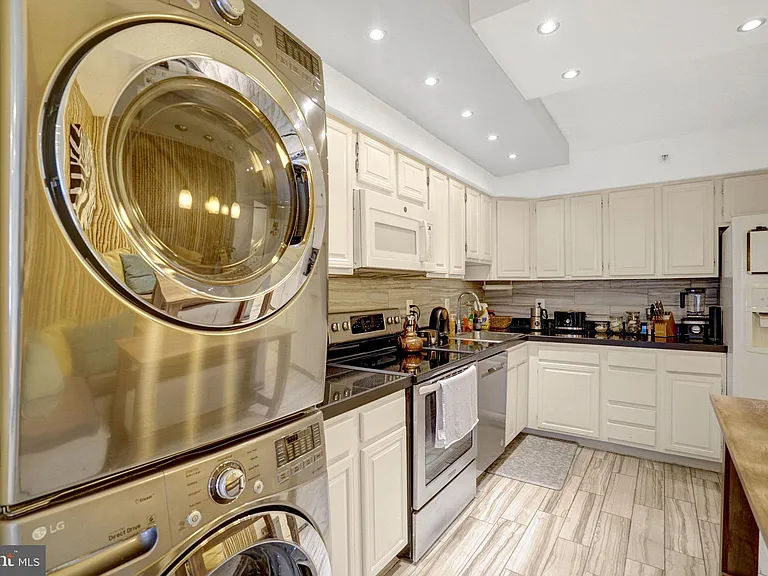 3709 S George Mason Dr #415-E — Photo 17