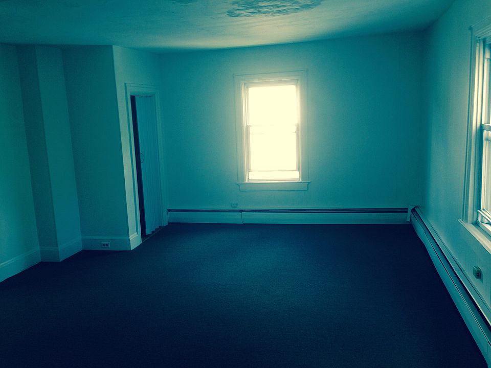 2nd image of 883 Mineral Spring Ave APT 3