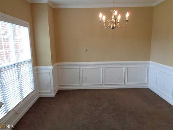 3rd image of 5121 Redcoat Ln