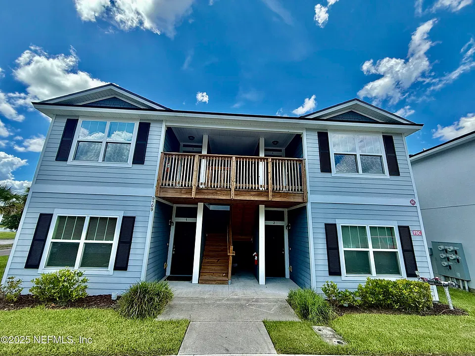 9109 Western Way #4
