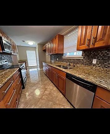 3rd image of 3912 Charles Dr