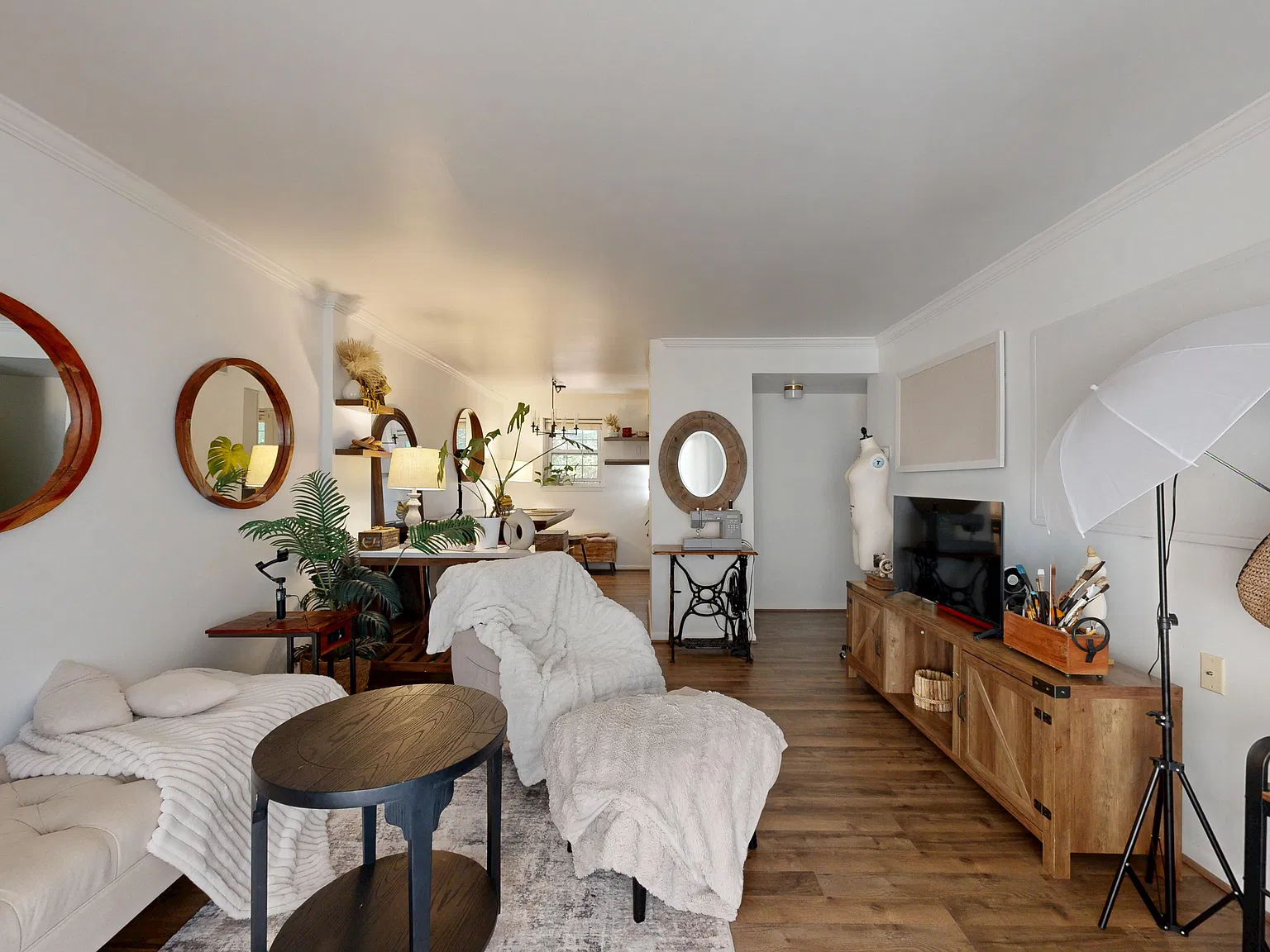 2 bed, 810 sqft, $2,500 — Photo 3