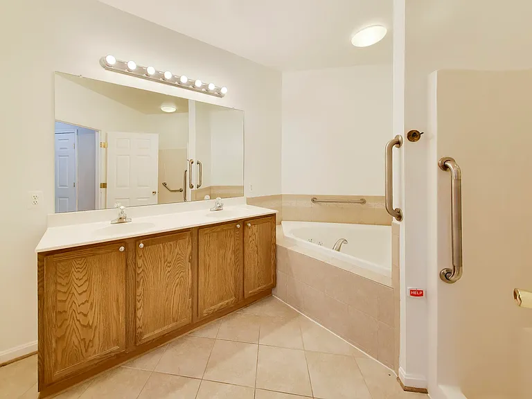 13851 Belle Chasse Blvd #213 — Photo 26