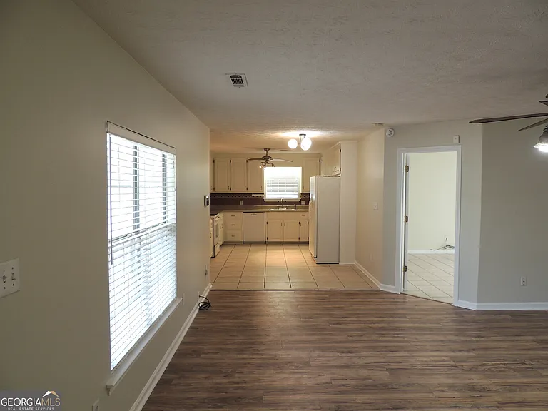10 Brandon Dr — Photo 3