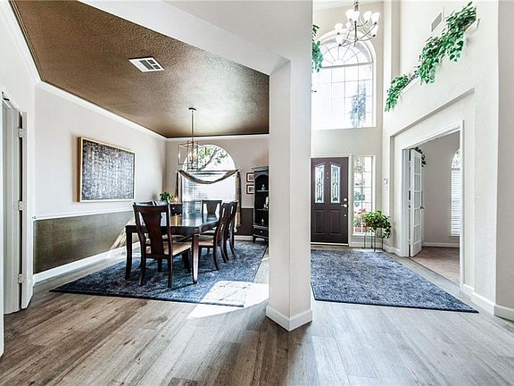 3rd image of 3913 Harlington Ln