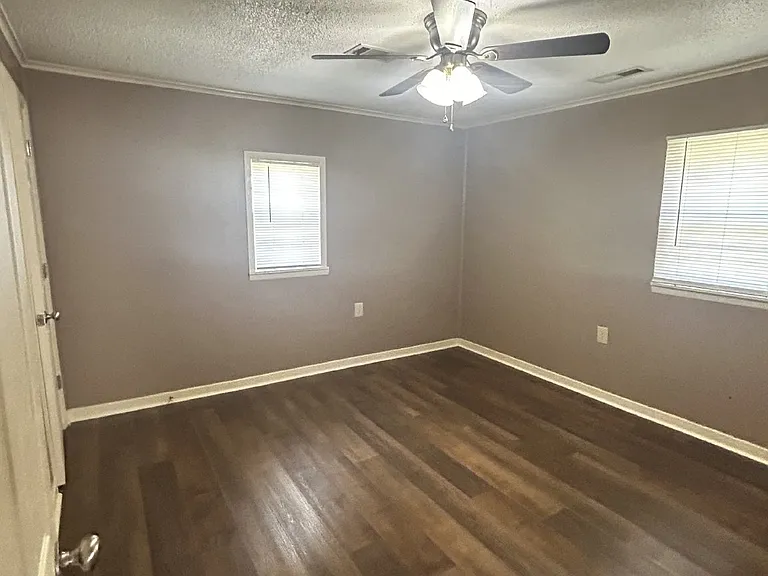 451 Mill St — Photo 14