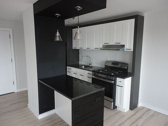 5th image of 260 Audubon Ave APT 32G