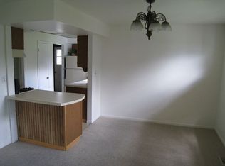 281 Trowbridge Rd, Elk Grove Village, IL 60007