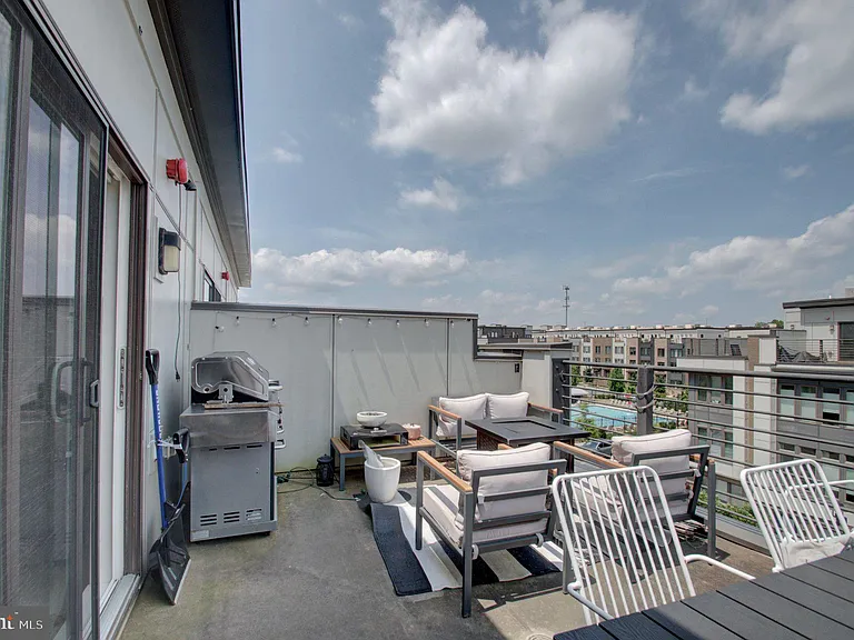8078 Tribeca St — Photo 32