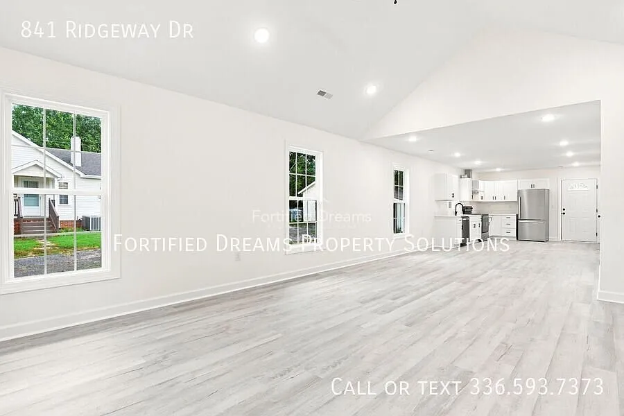 841 Ridgeway Dr