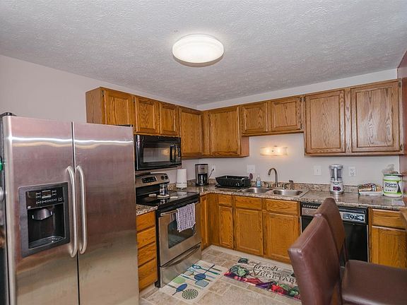 3rd image of 3449 Statewood Dr