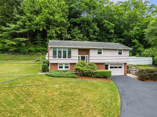 21 Charmel Dr, Binghamton, NY 13901
