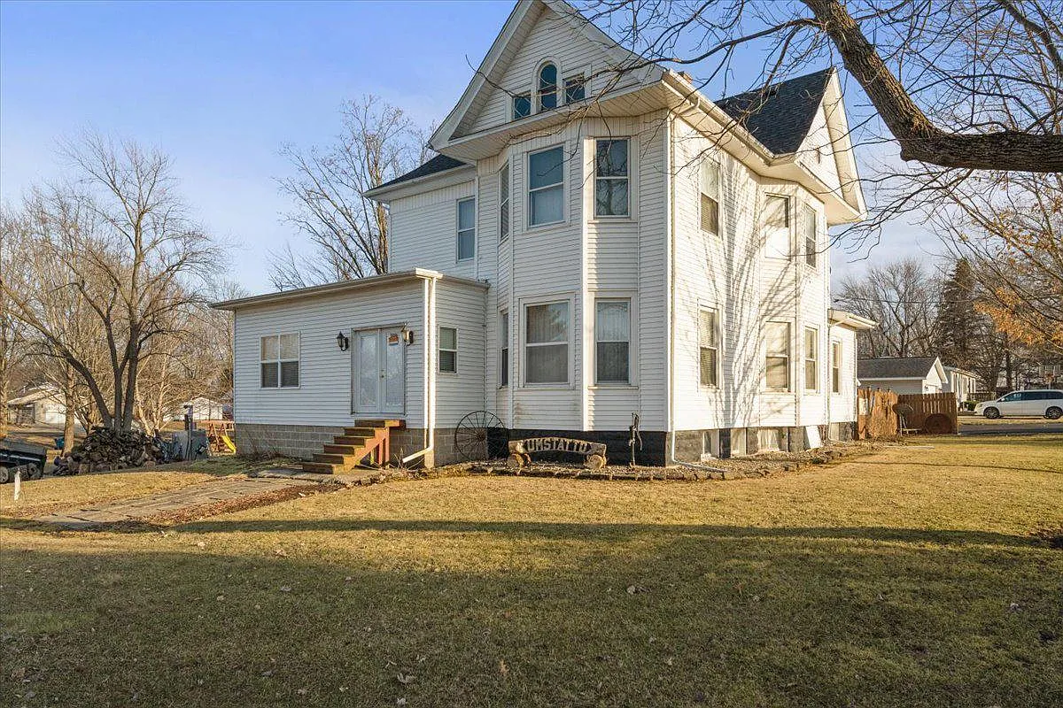 502 E Cedar St photo 1