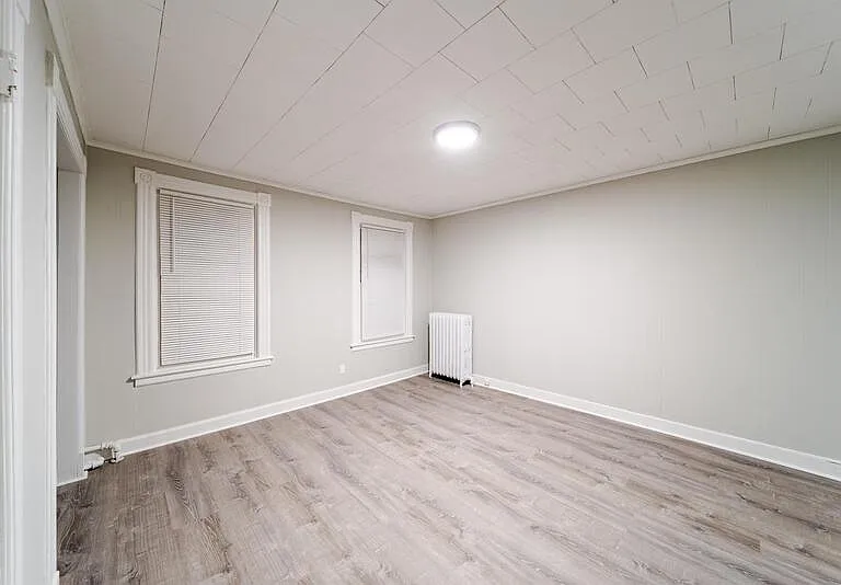 139 N Pine Ave — Photo 23