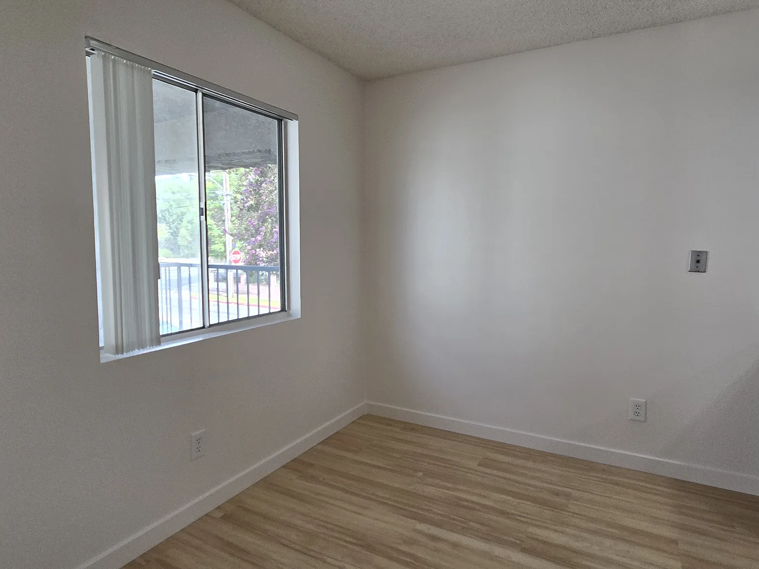 2 bed, 900 sqft, $2,550 — Photo 4