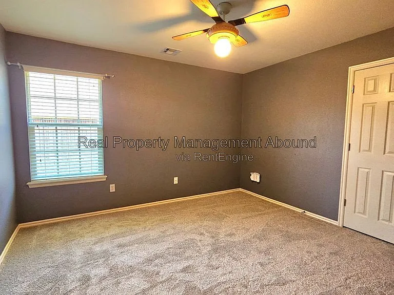 809 W Granger St — Photo 31