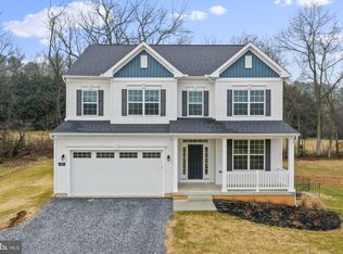 307 Chesterfield Dr, Falling Waters, WV 25419