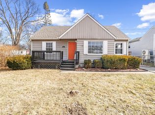 8916 Deering St, Livonia, MI 48150