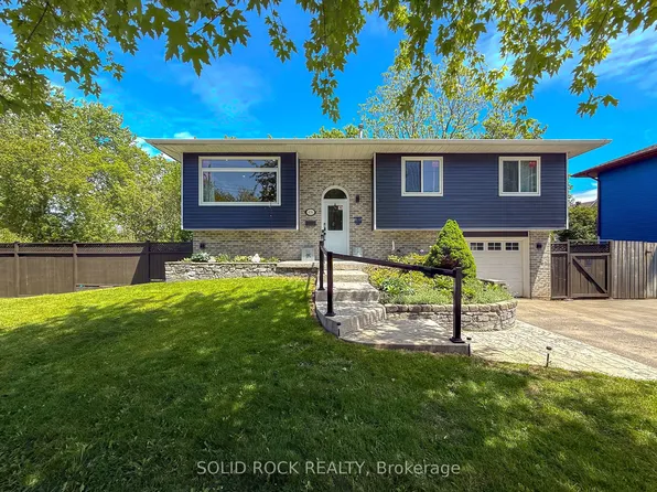 676 Centre St, Kingston, ON K7M 5E4