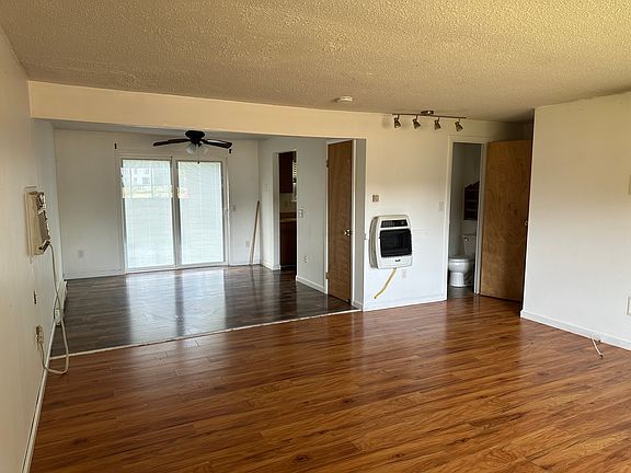 4th image of 34-36 Rose Cir