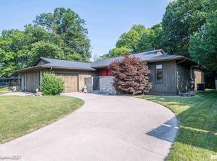 3313 W Parkridge Dr, Peoria, IL 61604