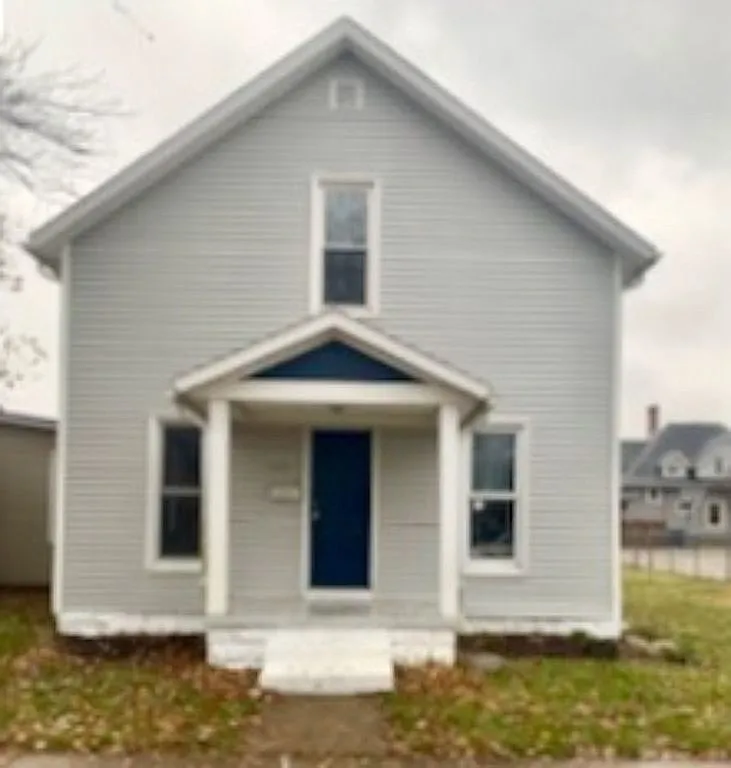 112 E South St photo 1