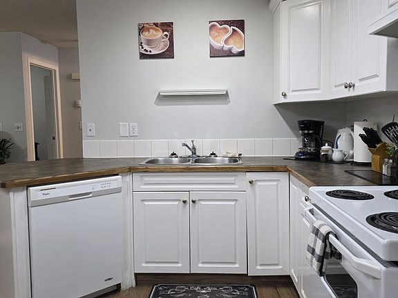 2nd image of 5510 Kerry Wood Dr #201