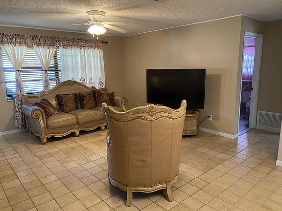 2nd image of 1214 SE Naples Ln
