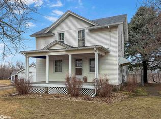 410 1st St, Traer, IA