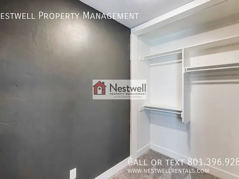 35 E Water Ln — Photo 21