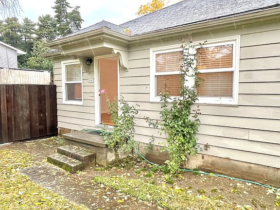 2nd image of 4041-4043 SE 36th Ave #4041