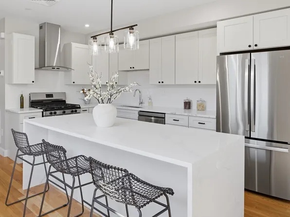 174 Walnut St #2, Somerville, MA 02145