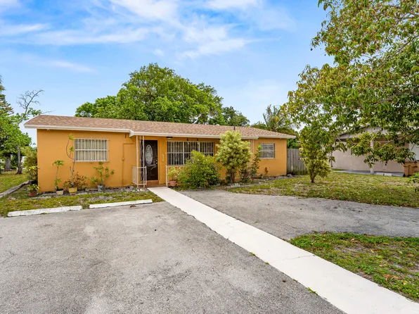 610 SW 10th Court, Deerfield Beach, FL 33441