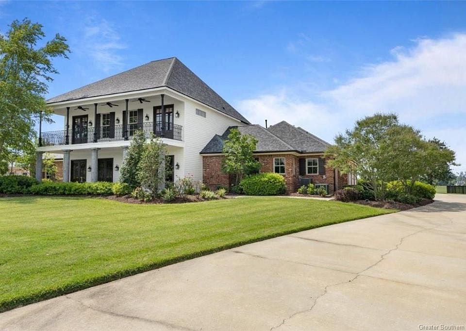 1st image of 3907 Dogwood Way