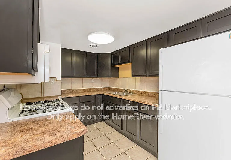 8916 N 11th St #A — Photo 15
