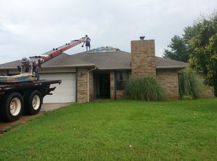 302 Berry Ln, Chandler, OK 74834