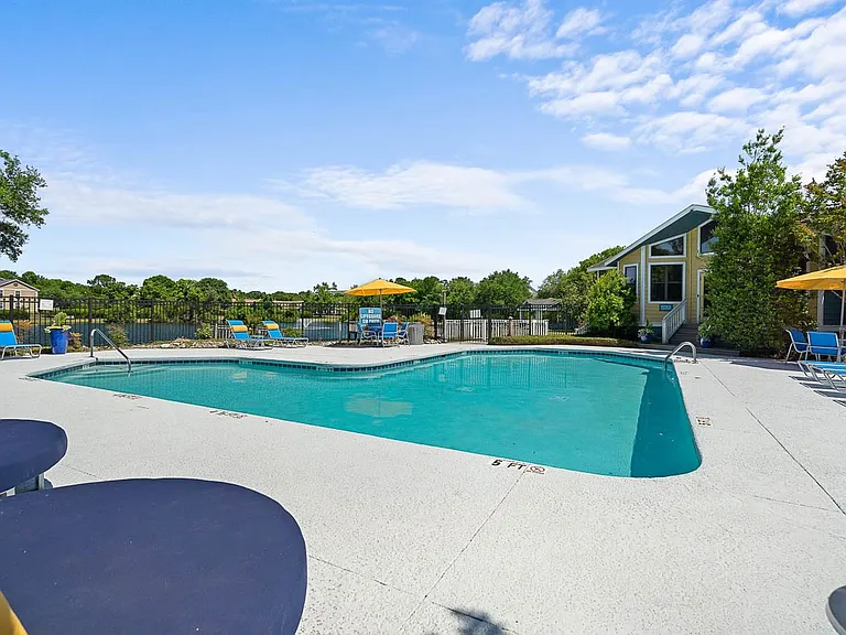 Ashley Lakehouse — Photo 8