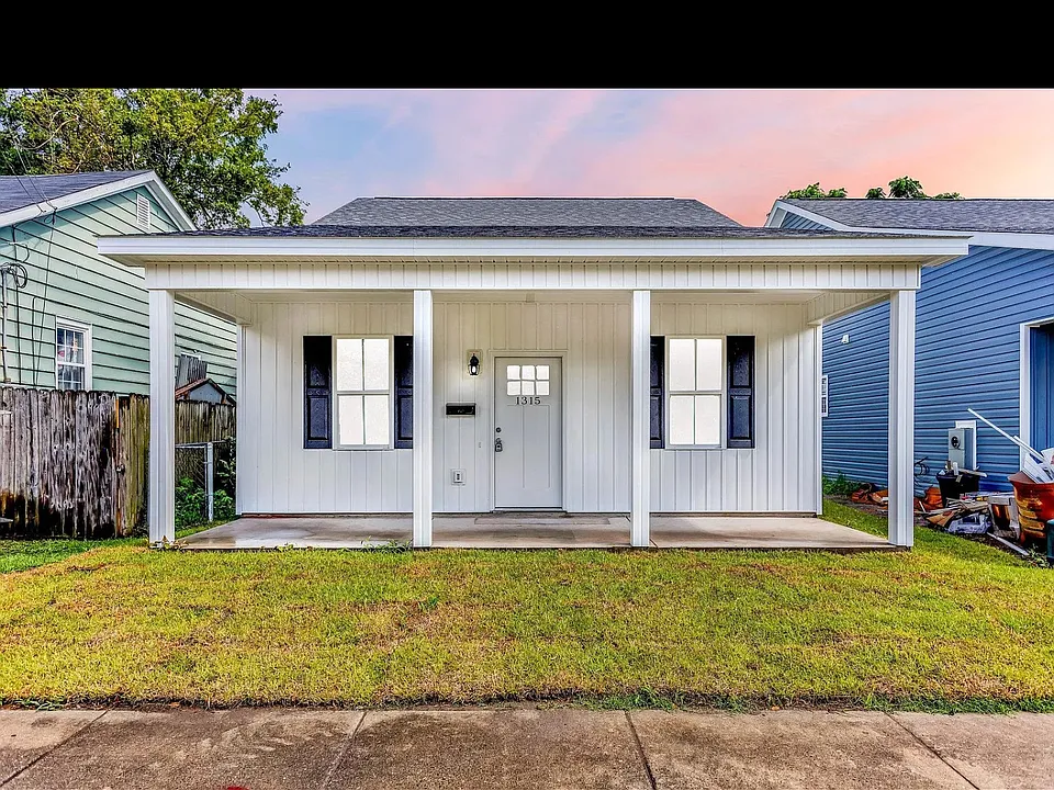 1317 Glenn St