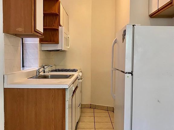 4th image of 206 Saint Nicholas Ave APT 4R