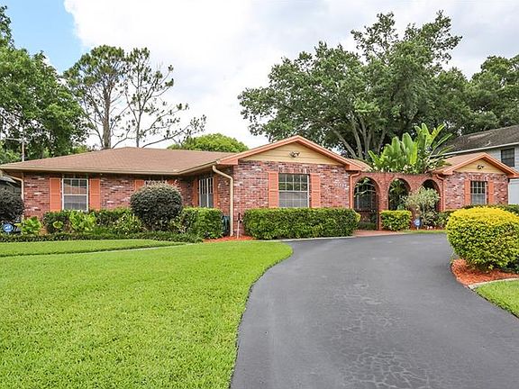 2nd image of 1704 Sunnyhills Dr