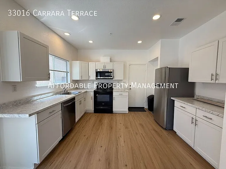 33016 Carrara Ter — Photo 7